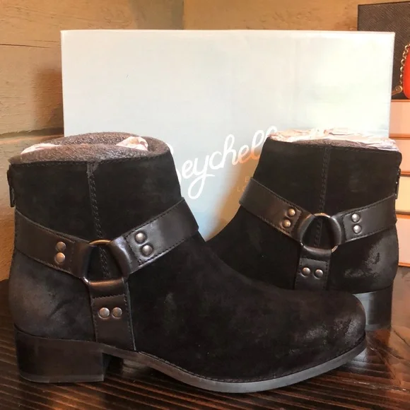 Seychelles charming ankle bootie in black suede - Picture 1 of 13